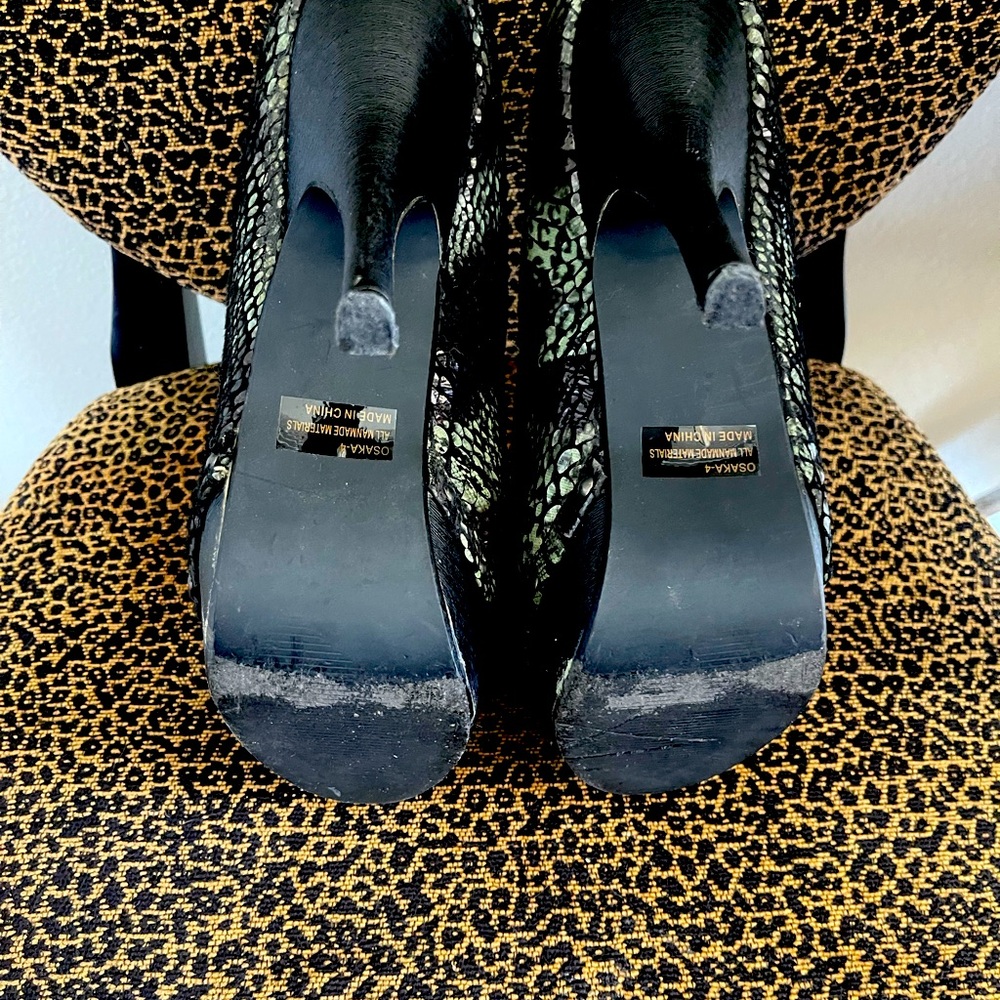 Gorgeous Green And Black Python Platform Heels - image 4